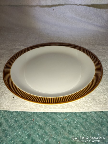 1 piece of poole England flat plate, never used