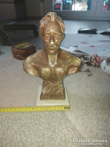 Bust of American bodybuilder Joe Weider