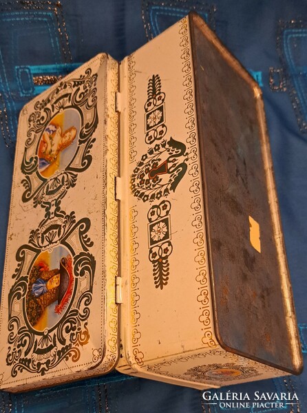 Régi fém doboz, királyi portrés pléh doboz (M4485)