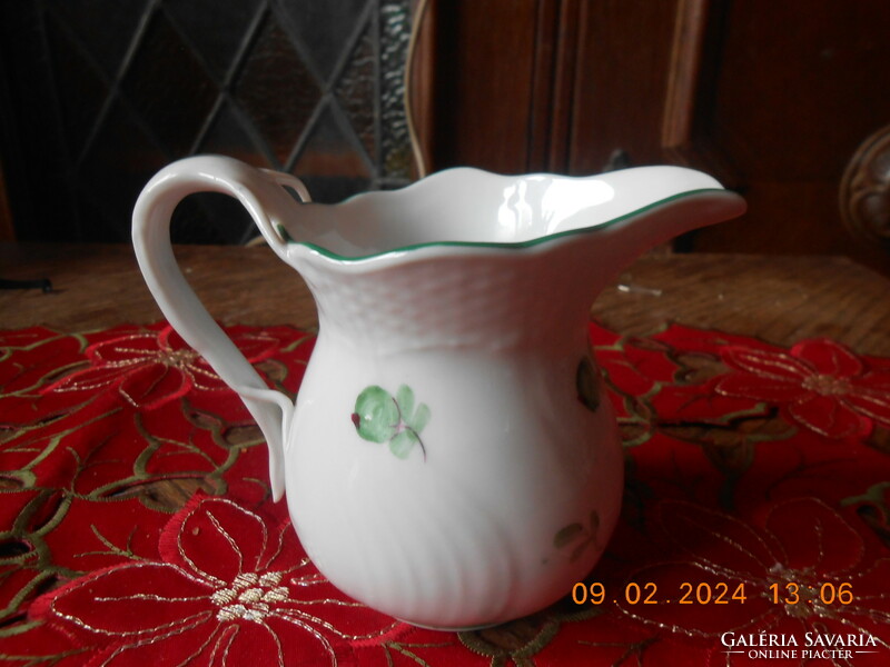 Herend tertia milk spout with aster pattern