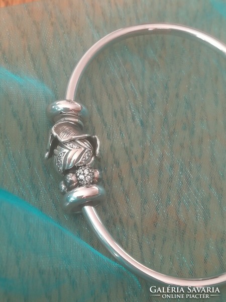 Silver bracelet with 