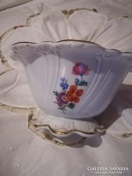 Gerold porcelain bavaria marked bonbonier with lid, offering