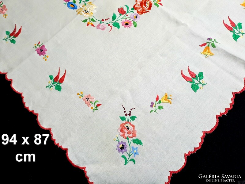 Tablecloth embroidered with Kalocsa pattern 94 x 87 cm