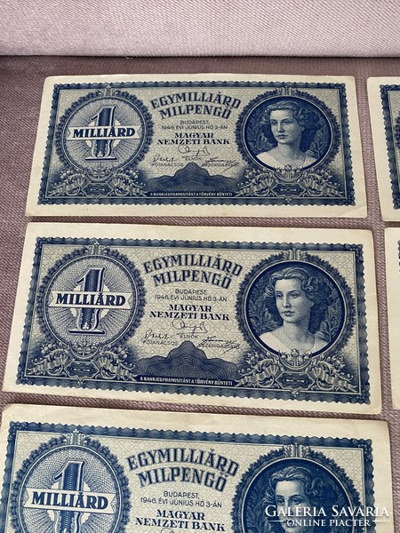 1 One billion milpengő 1946 banknotes in crisp, beautiful condition