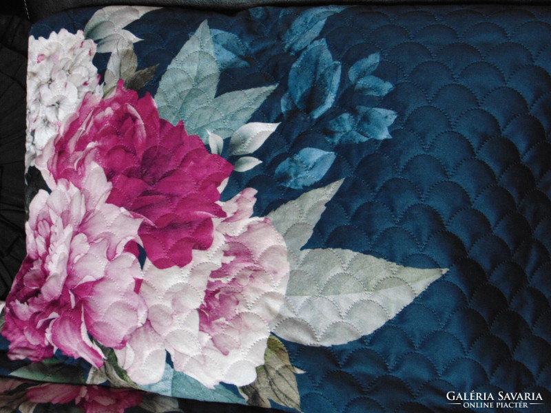 Dreamy peonies and hydrangea pattern quilted bedding / bedspread set