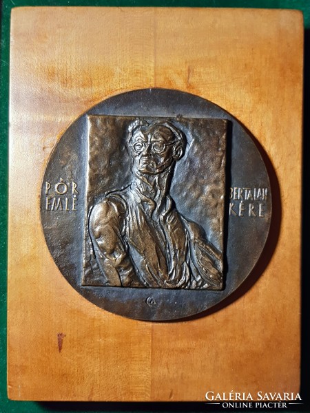 Czinder antal: pór bertalan, bronze commemorative medal on a wooden board