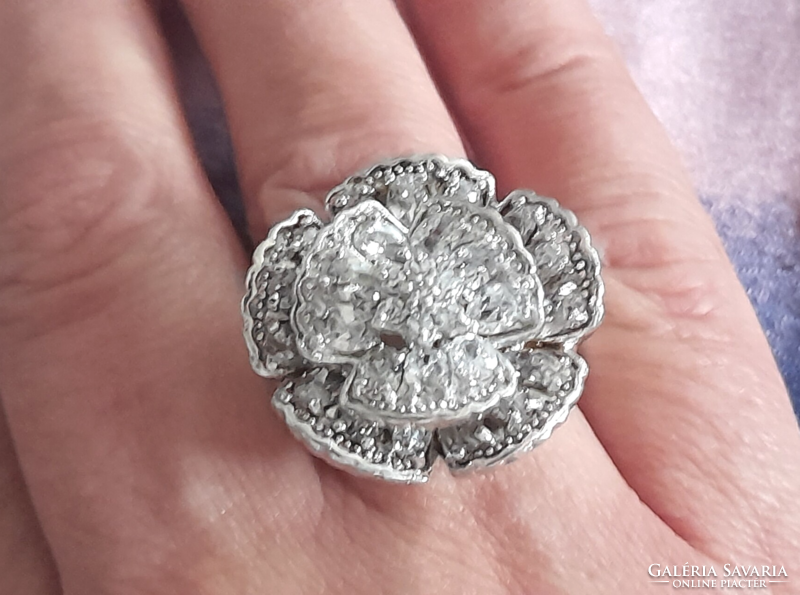 Vintage women's silver ring
