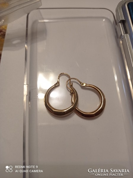 14K gold hoop earrings 2.40 grams