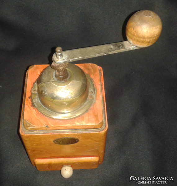 Siu antique coffee grinder