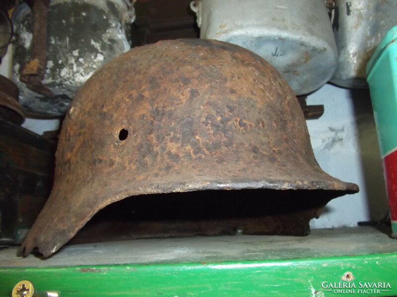 1 World War German helmet et 68, gy.