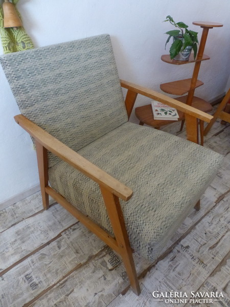 Halványzöld retro fotel