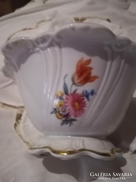 Gerold porcelain bavaria marked bonbonier with lid, offering