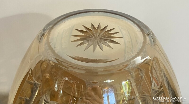 Karcagi mintaboltban vásárolt fémgőzölt csiszolt nagy méretű üveg váza.