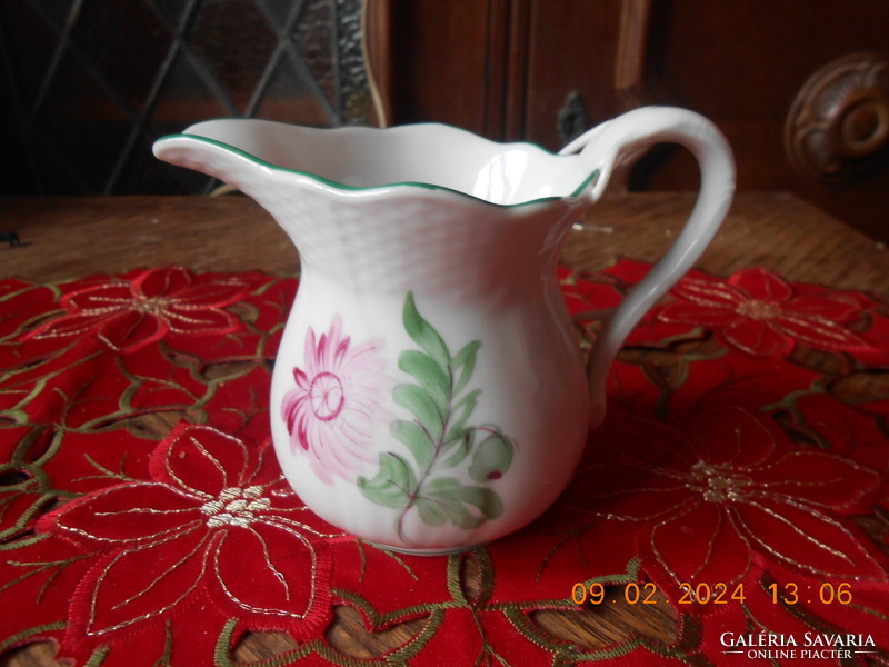 Herend tertia milk spout with aster pattern