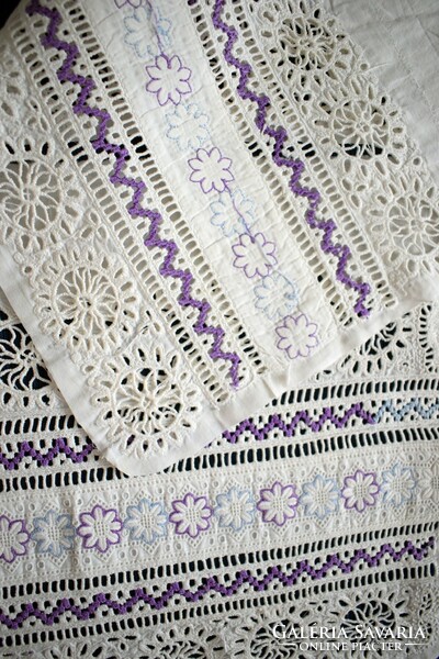 Madeira embroidered lace needlework white hole embroidery antique drapery decoration ethnography 45 x 22 cm mistake!