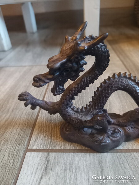 Beautiful old resin statue: Chinese dragon (11.7x18x4.7 cm)