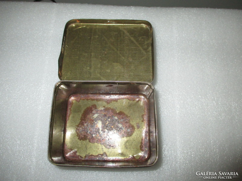 Antique arno loose metal box