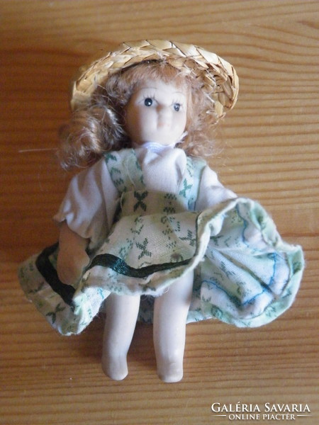 Antique porcelain doll with movable hands and feet - 10cm -
