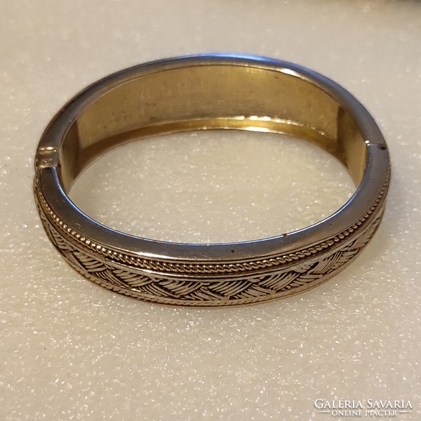 Metal opening bracelet