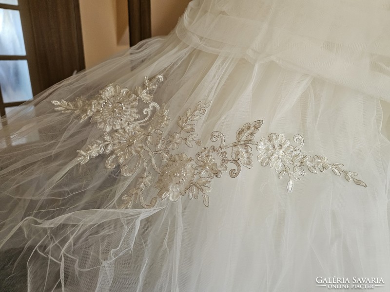 A beautiful wedding dress