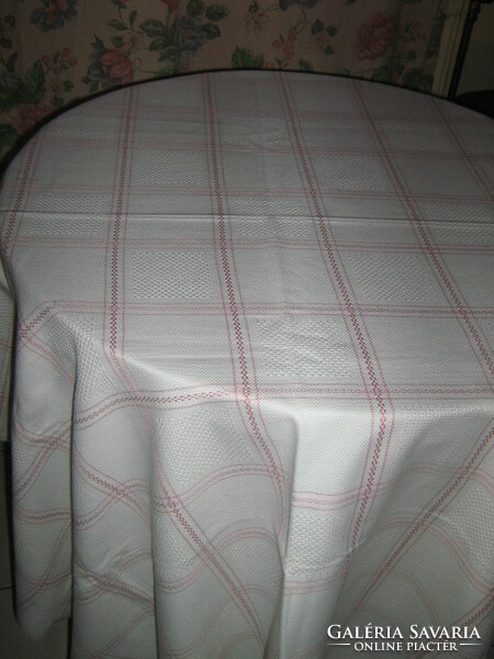 Beautiful elegant woven tablecloth new