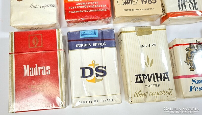 Bontatlan cigaretta retró / vintage gyűjtemény