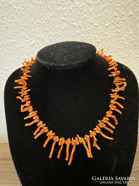 Vintage Mediterranean coral necklace