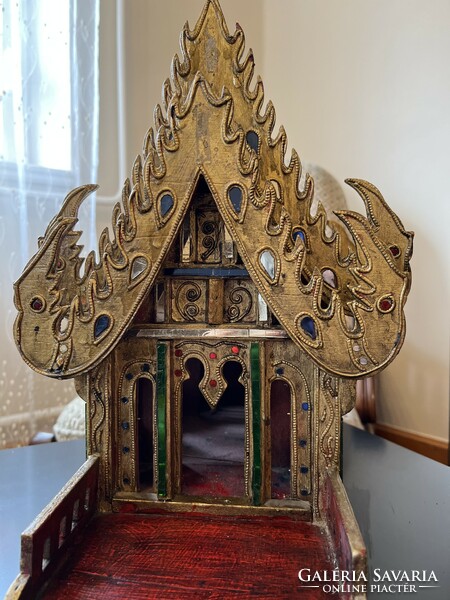 Thai spirit house, házikó védőszellemeknek. Fából, képek szerinti állapotban.