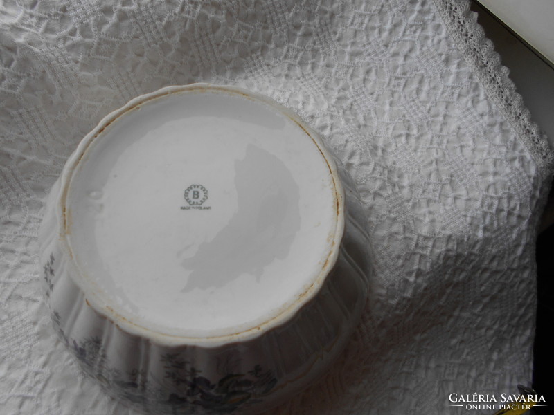 Antique violet-patterned porcelain stew and patty bowl