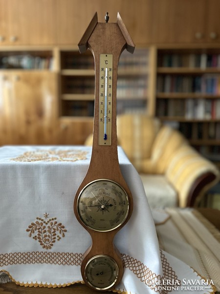 A working classic barometer