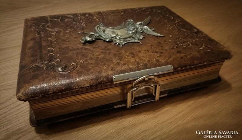 From HUF 1, no minimum price! Antique, brutally beautiful photo album, 19/20 century! Without photos!