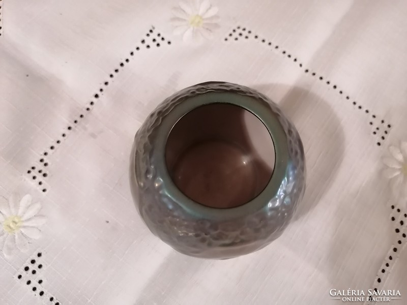 Zsolnay's eosin globe vase