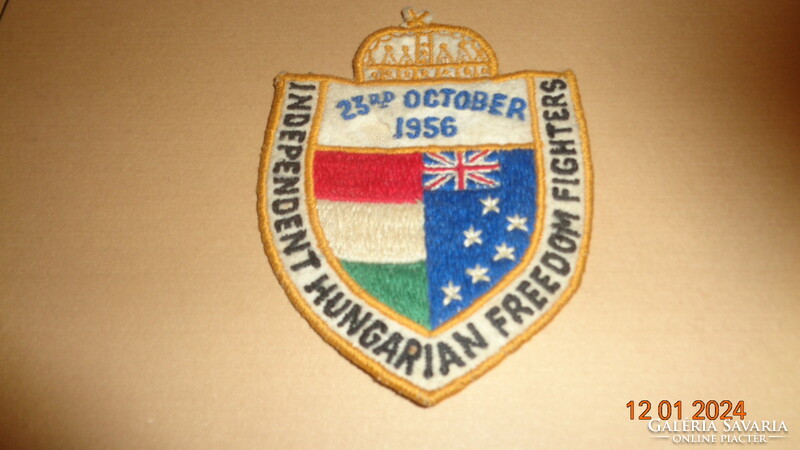 1956- os ausztráliai   kitűző ,  8 cm , ezt kapták az oda menekülő magyar szabadságharcosok