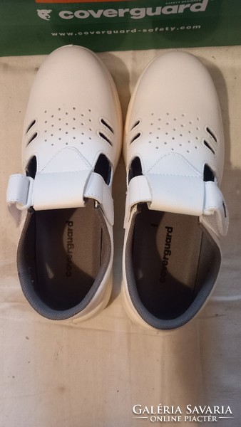 Coverquard 41-es fehér munkavédelmi szandál , új , használatlan