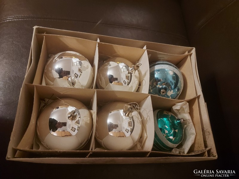 6 glass Christmas tree ornaments, worn, 1979, hanging in order