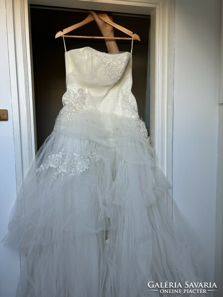 A beautiful wedding dress
