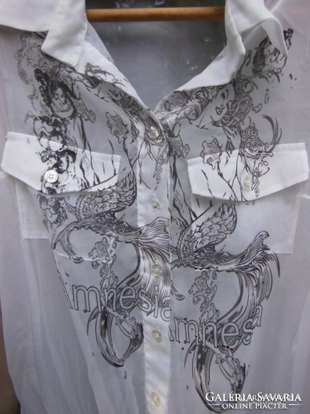 Blouse - amnesia fashion - size m - one button is half broken! As seen on the label - brand new