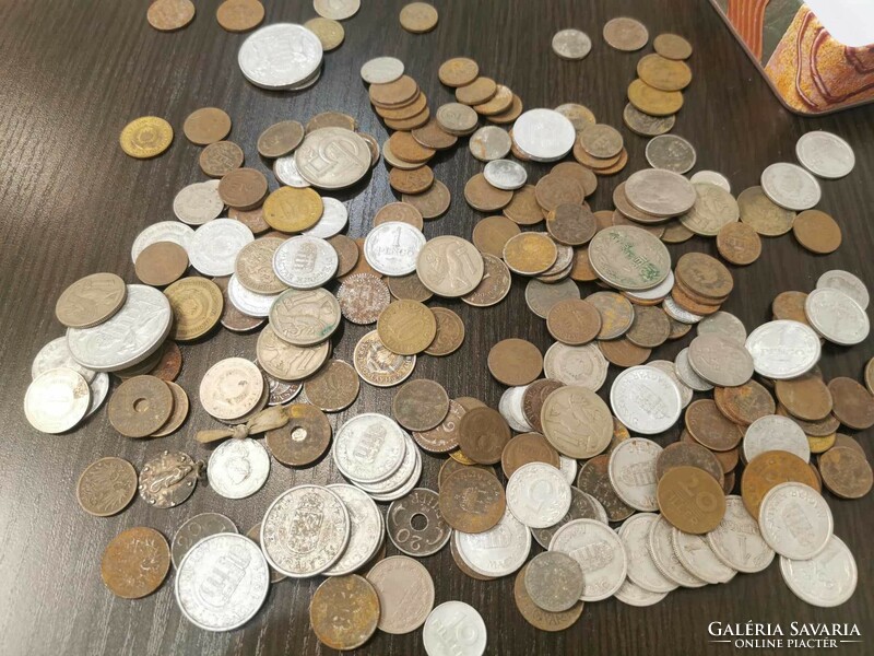 1 kisdoboz régi érme pénz 1800-1900-as évekbeli is van benne