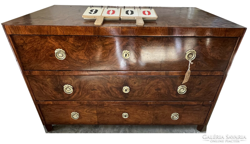 Chest of drawers Biedermeier restored with original fittings, 3 drawers. 9000