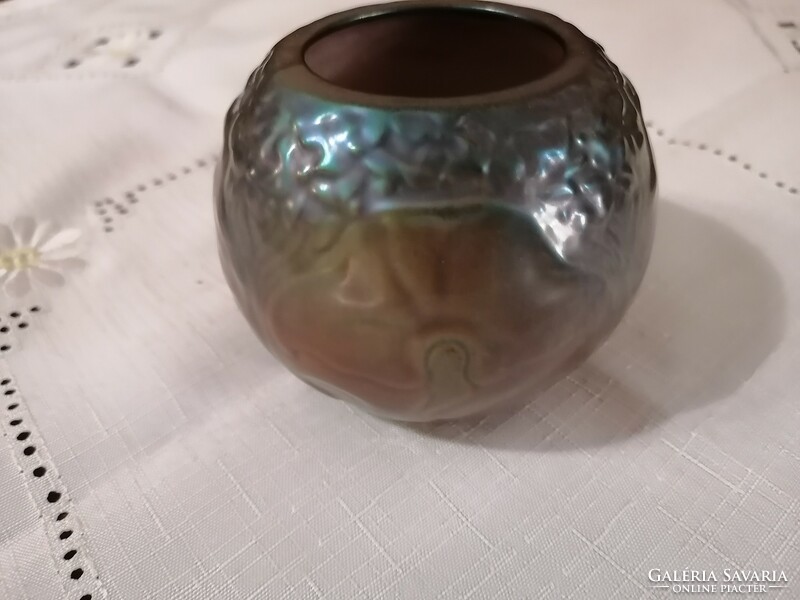 Zsolnay's eosin globe vase