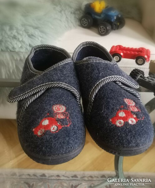 Size 31 boys' wool slippers, mammoth rubber sole, width 19 cm
