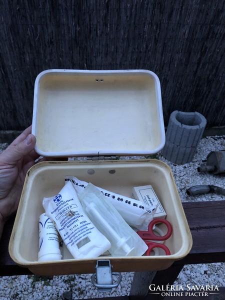 Old plastic retro rescue box