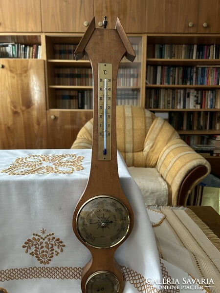 A working classic barometer