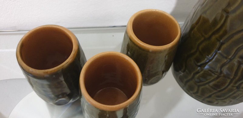 With old pouring cups