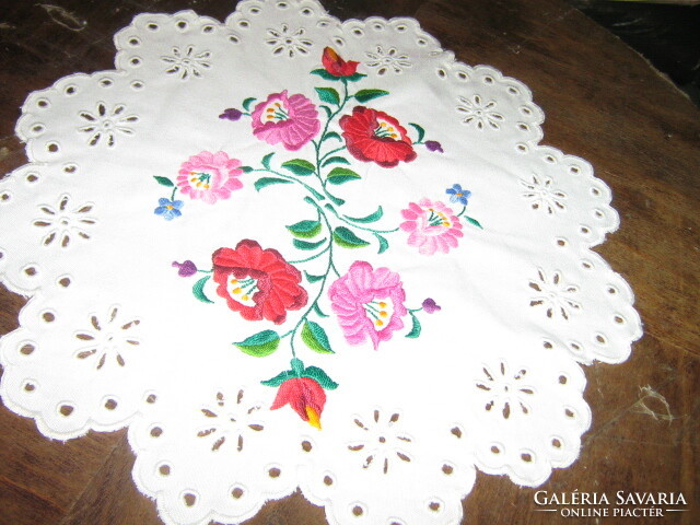 Oval tablecloth with cute Kalocsa embroidered hole embroidery