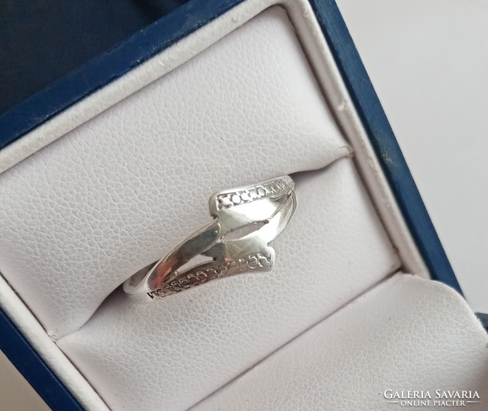 Larger women's silver ring
