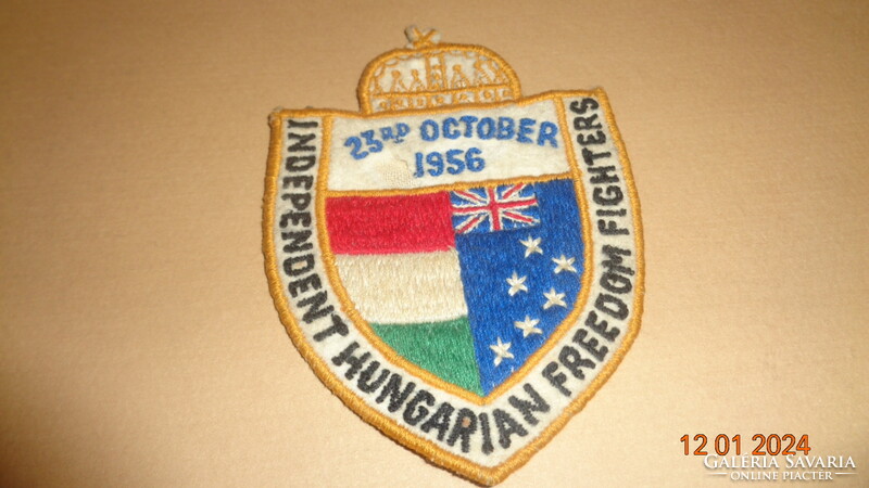 1956- os ausztráliai   kitűző ,  8 cm , ezt kapták az oda menekülő magyar szabadságharcosok