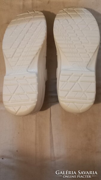 Coverquard 41-es fehér munkavédelmi szandál , új , használatlan