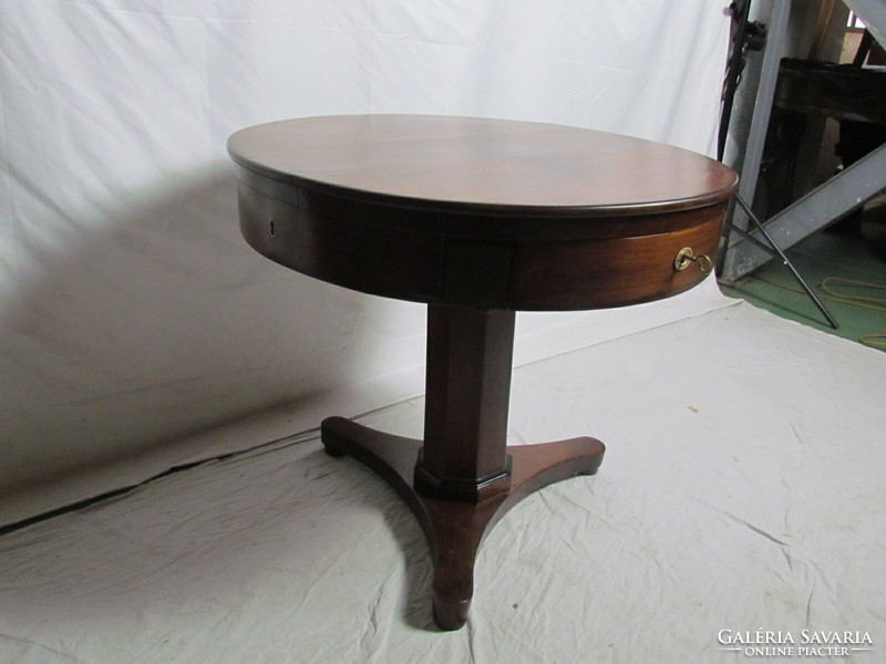 Antique bieder round table (restored)