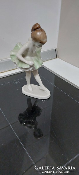 Hóllóháza porcelain ballerina